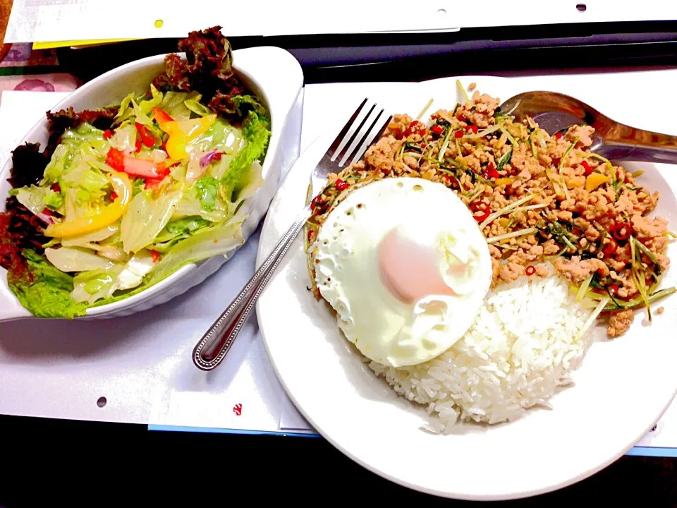 食べ過ぎ、自炊昼ご飯〜♪|あんちゃんさん