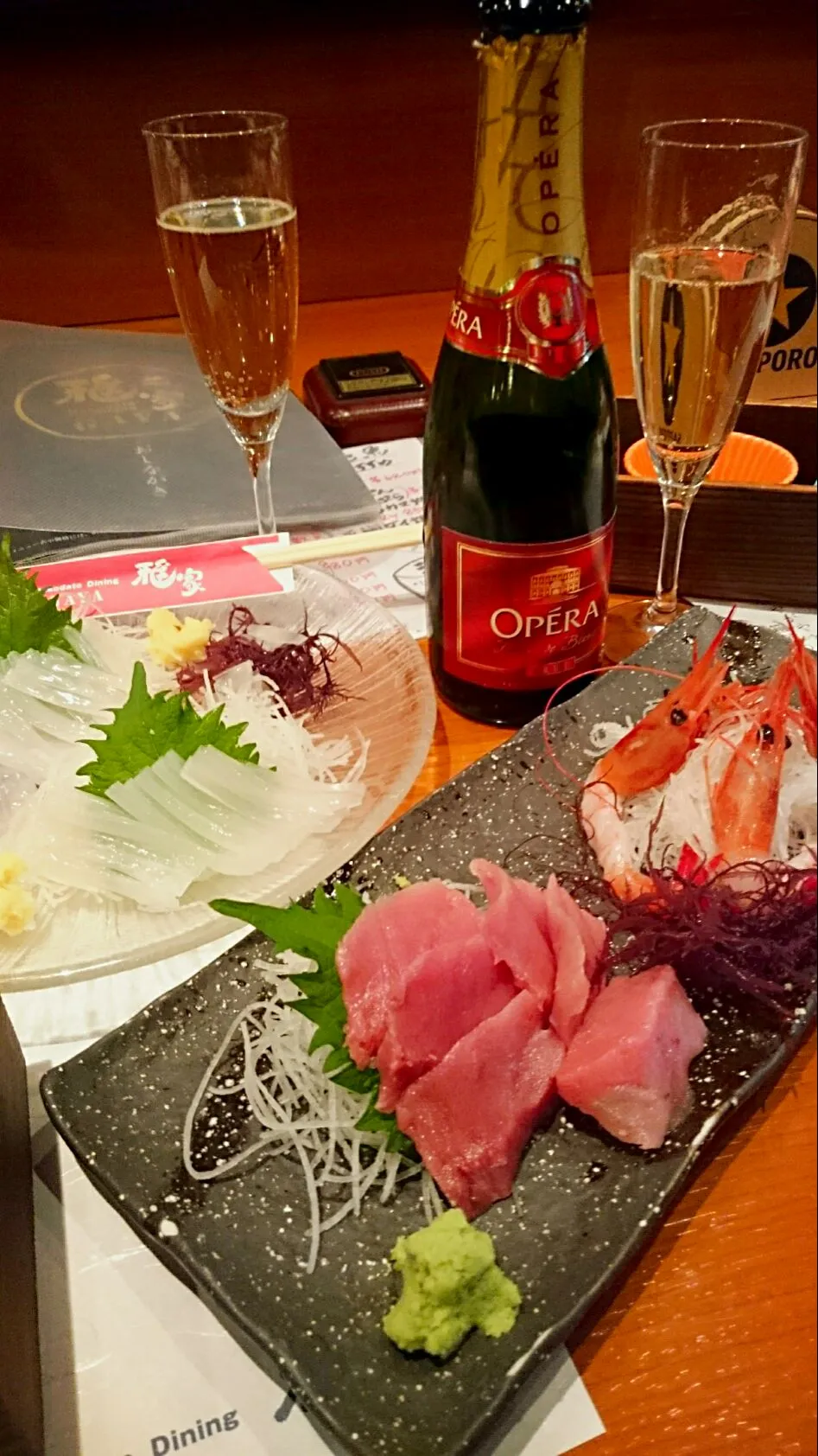 活イカ・マグロ中トロ・大甘エビ😋泡で🍷|ナムナムさん