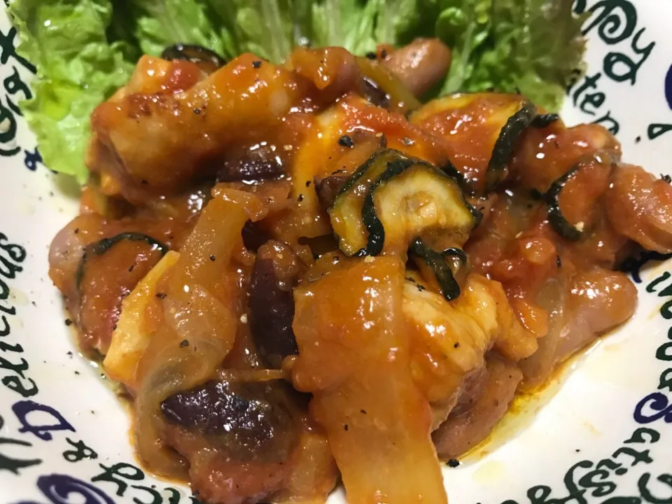 鶏ももブロック、乾燥ズッキーニ、豆のトマト煮 coscia di pollo, zucchine secche, fagioli pomodori cotti|お家でbar!さん