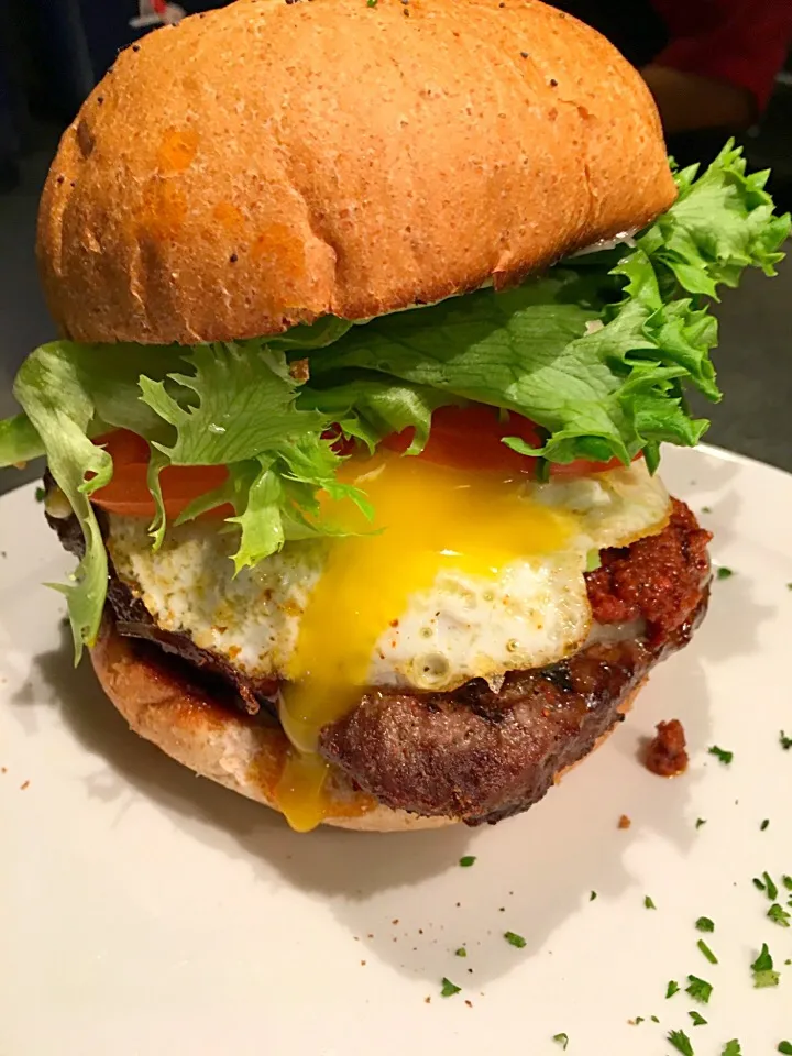 Snapdishの料理写真:Breakfast burger!
Burger chorizo egg tomato|Moe Arianejadさん