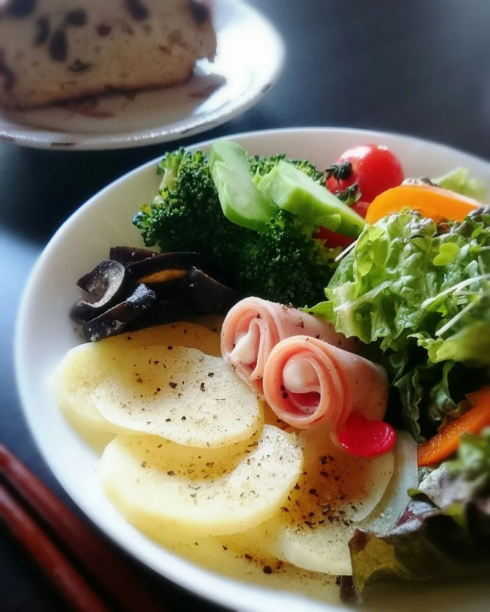 Snapdishの料理写真:遅めのおうちお昼ごはん🍴|しゅんしゅんさん