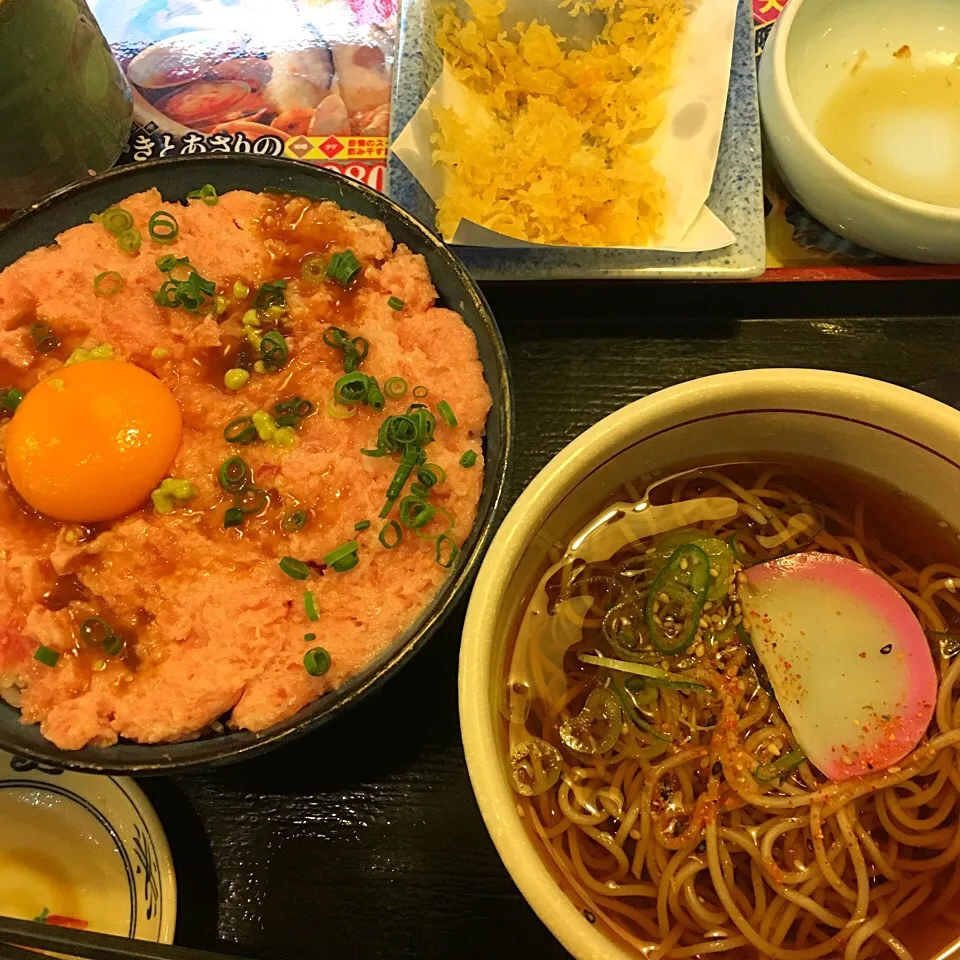 月見ねぎとろ丼とかけそば|yumyum😋さん