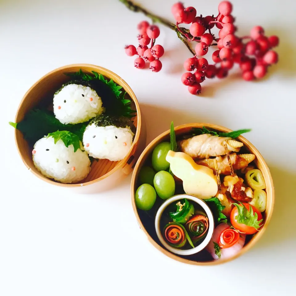 Snapdishの料理写真:ムスメ弁当🌿

顔むすび🍙|usakoさん