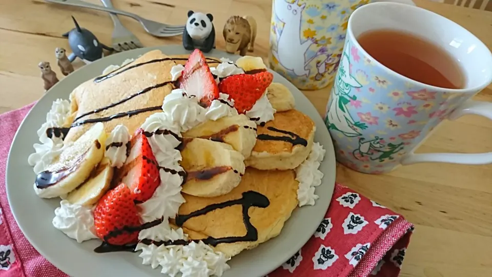 いちごばななチョコホイップパンケーキ🍓🍌🍫
 #ドーナツ/クレープ/パンケーキ|きみぷさん