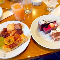 Snapdishの料理写真:🍴友達と一緒に🍴 🍰スイーツバイキング🍰|ななたろーさん