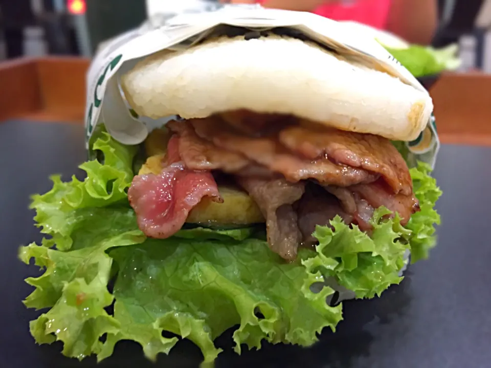 beef & foie gras sushi burger|Cloudy Gさん