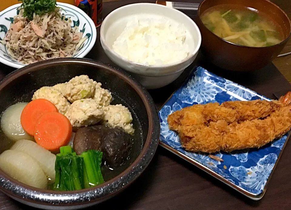 晩ごはん  黒胡椒つくねと大根煮  海老フリャー 切干大根とツナのゆかり和えs|ぽんたさん