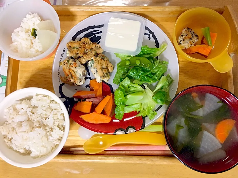 ともさんの胸肉の丸め焼(青紫蘇・すり胡麻・塩麹で)😋|かわちさん