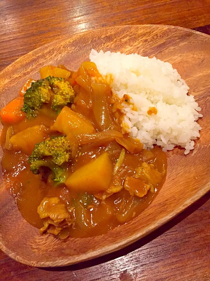 カレーの箱の裏通りカレー|ほんだみよこさん