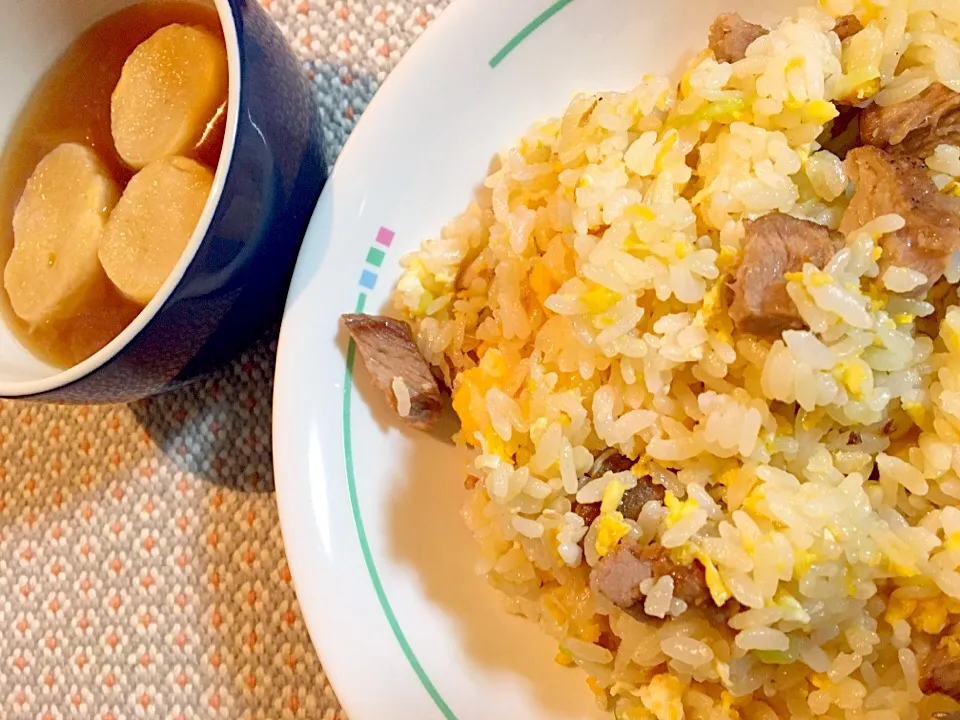 チャーシュー煮ました。
試験勉強中の息子に夜食の炒飯と煮汁のスープ。
子供の頃 毎日のように通ったスキー場のスープの味に似てて懐かしくなりました(^-^)|ともえさん