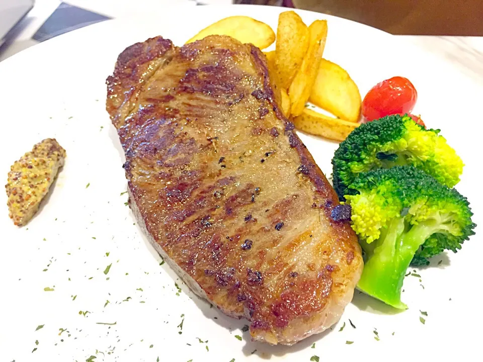 America natural black angus sirin beef steak|Sky Blueさん