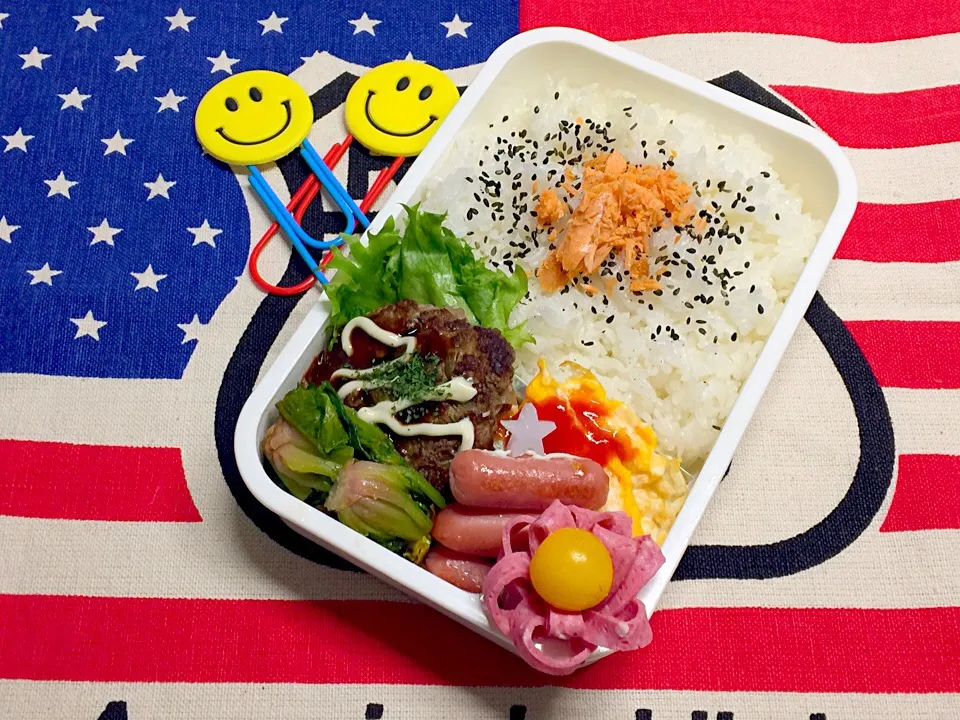 Snapdishの料理写真:ハンバーグ弁当🍙|三姉妹のママさん