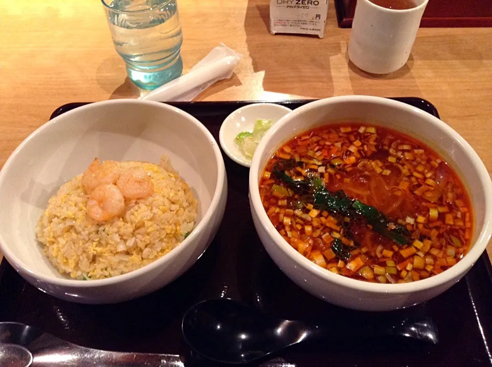 ランチセット。海老チャーハンとサンラータン麺|Keiさん