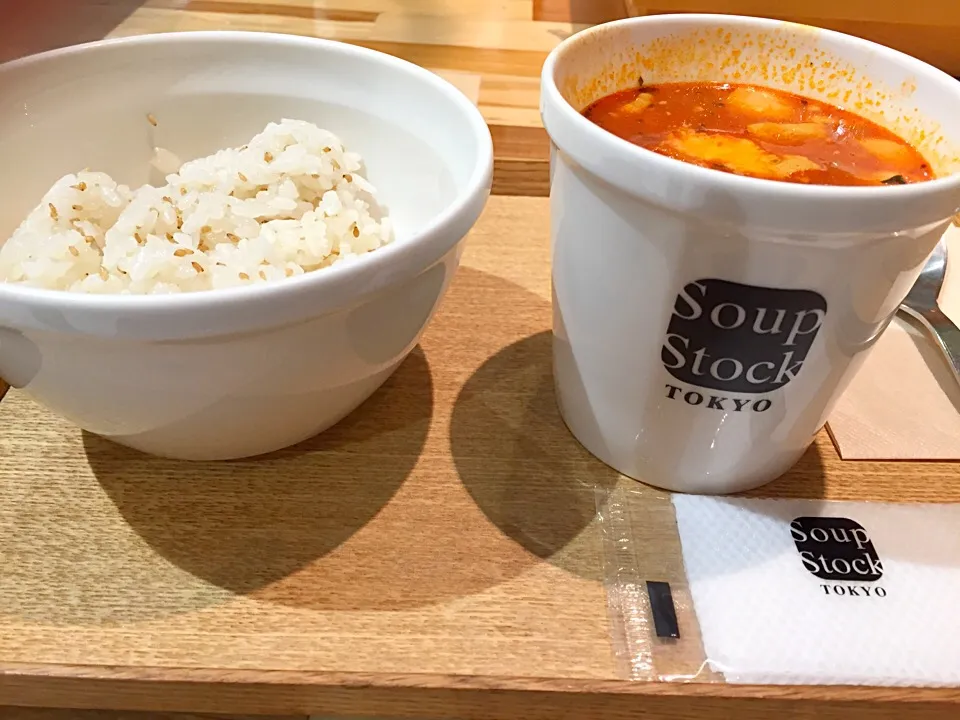 豚トロとトマトのストロガノフ白胡麻ご飯 #Soup Stock Tokyo|himeさん