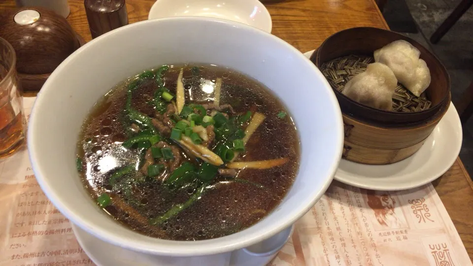 豚肉とピーマン・筍の細切りラーメン 
９９０円|おっちさん