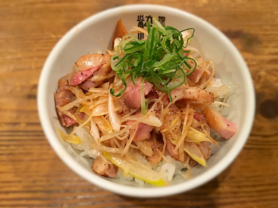 カモ葱チャ−シュウ丼|麺's食堂粋蓮さん