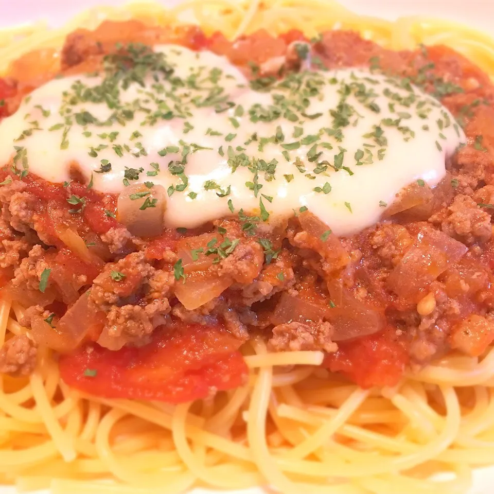 チーズ🧀トッピングミートスパゲティ🍝|まきこさん