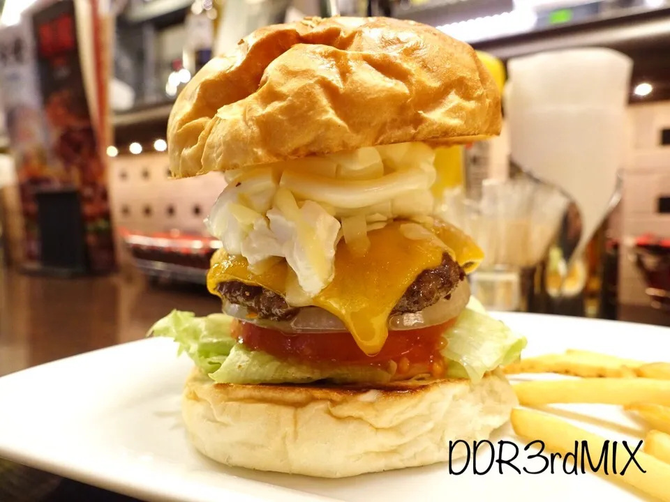 Snapdishの料理写真:ザ・ビートダイナー オーバーフローチーズバーガーSP|ddr3rdmixさん