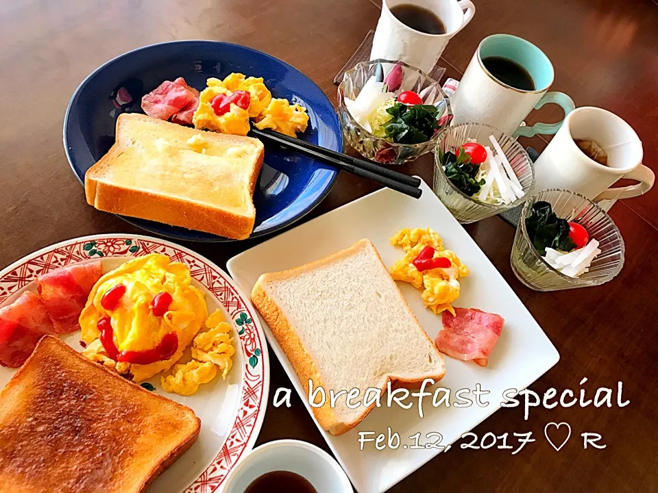 Snapdishの料理写真:R♡「おはよ〜😊朝ごはん作ったよ〜」起きたら全部作ってくれてた🙏🏻✨食べるタイミングで珈琲とパンも準備してくれた😆💕初めての朝食🍳ありがと〜👍🏻|kaoriさん