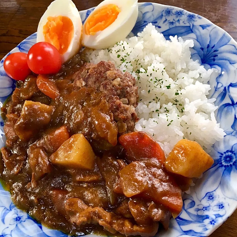 ハンバーグカレー🍛🥄|みなさん