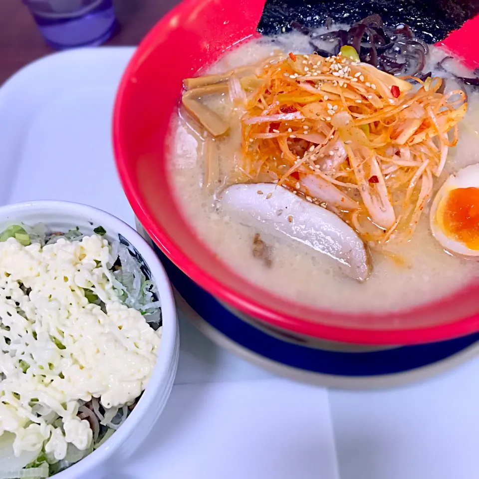 ラーメンしなとら 塩とんこつラーメンとネギマヨチャーシュー丼|23FKit23さん