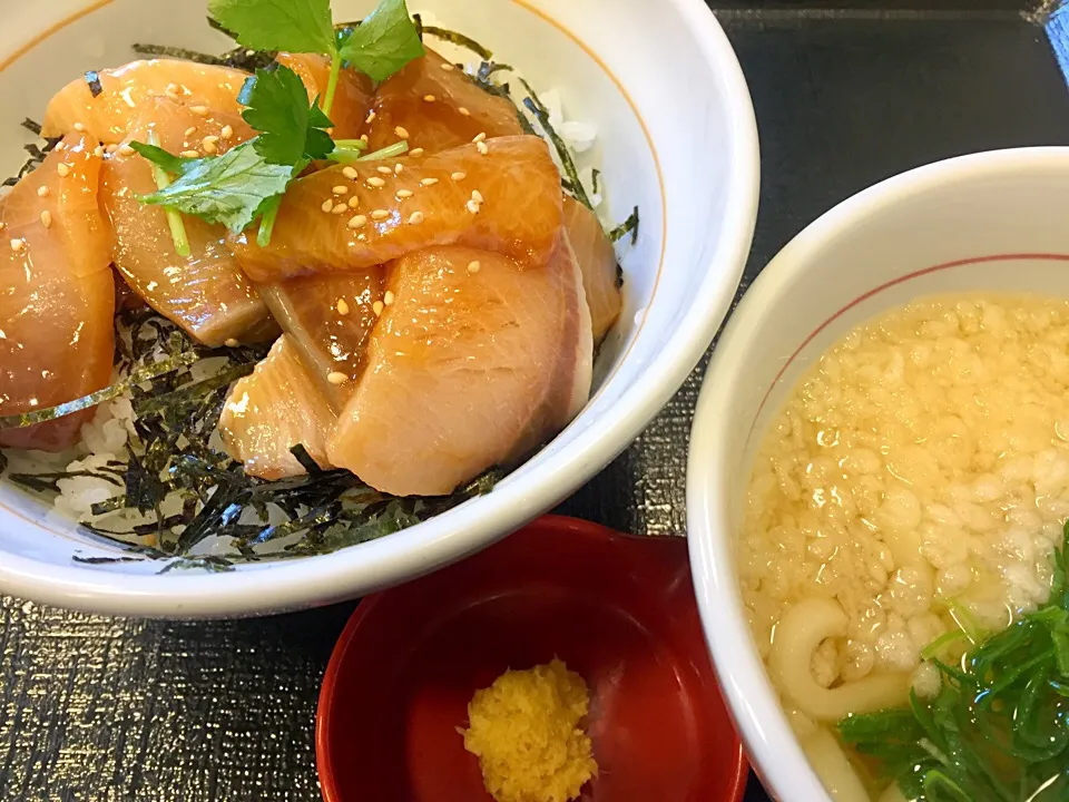 鰤丼とミニうどんセット|buhizouさん