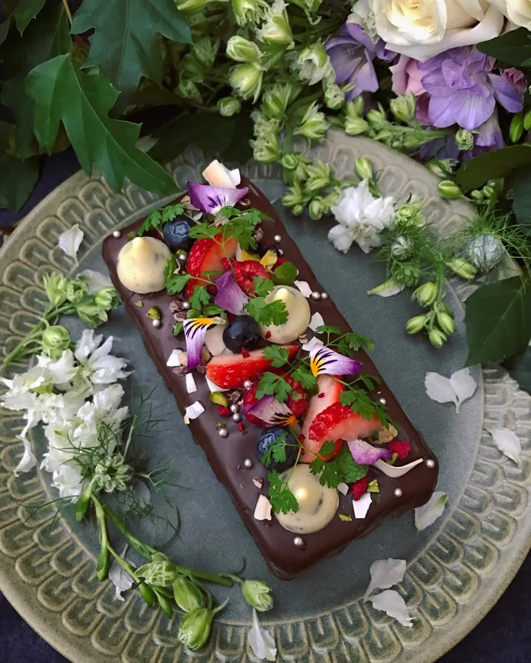 Terrine de chocolat aux baies fraîches*
⋆テリーヌショコラ|⋆͛*͛wandering.cat⋆͛*͛さん