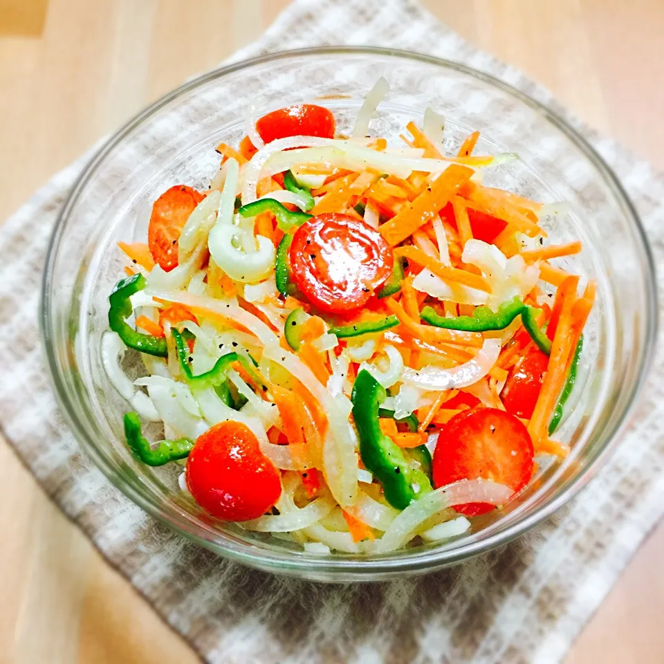 Snapdishの料理写真:野菜のマリネ🍅
#トマト#たまねぎ#ピーマン#にんじん#常備菜|ayumiさん