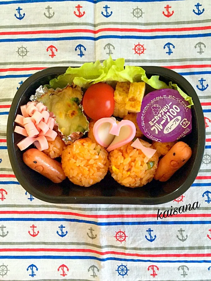 Snapdishの料理写真:ミッキー＆ミニーのケチャップライス弁当♡  2016.5.23    #幼稚園 #年少 #キャラ弁 #ミッキー #ミニー #ケチャップライス|カイサナママさん