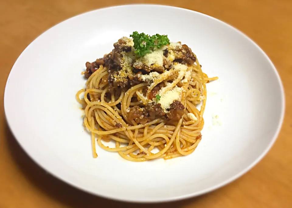 牛肉の赤ワイン煮グレイビーソースパスタ|おじこさん