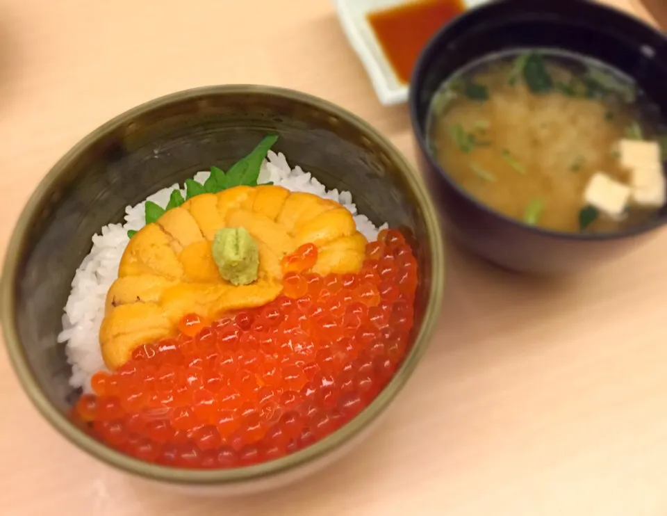 うに いくら丼|りょうえいさん