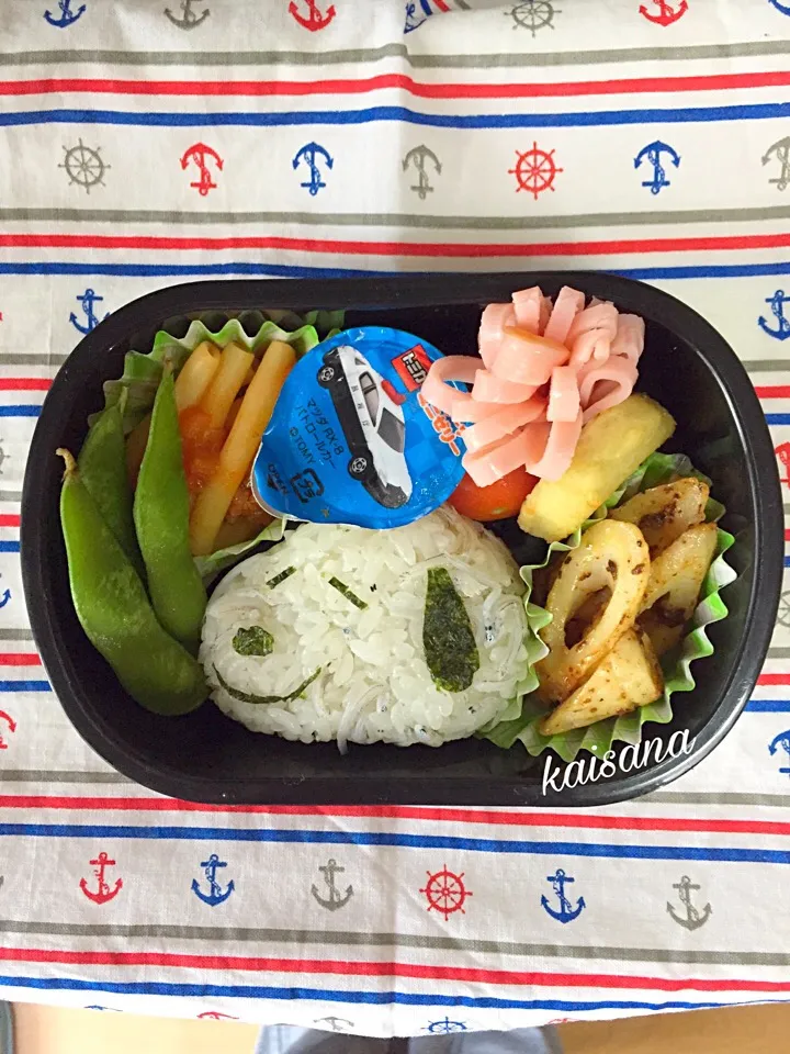 スヌーピー弁当  2016.10.4

#幼稚園 #年少 #キャラ弁 #スヌーピー|カイサナママさん