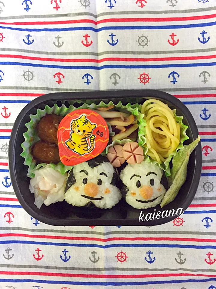 おむすびマン弁当♡  2016.12.12

#幼稚園 #年少 #キャラ弁 #おむすびマン #こむすびマン|カイサナママさん