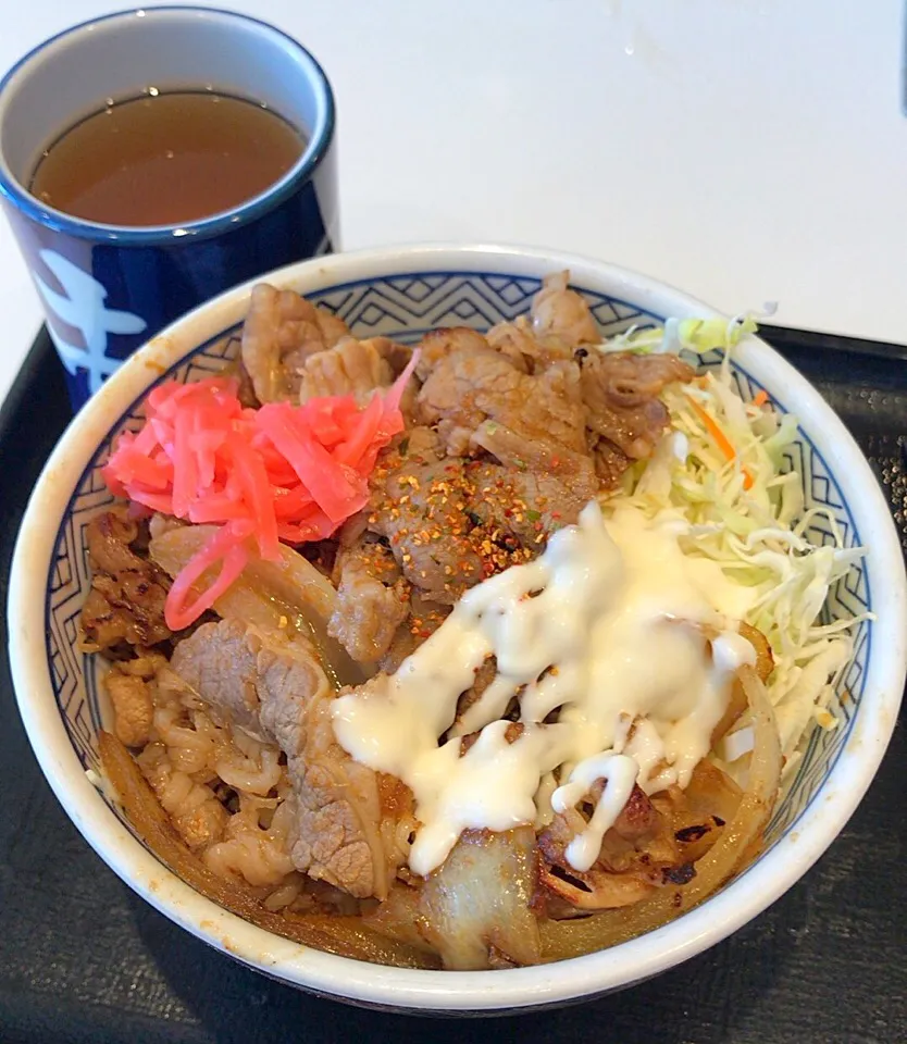 牛カルビ生姜焼き丼🐂|るみおんさん