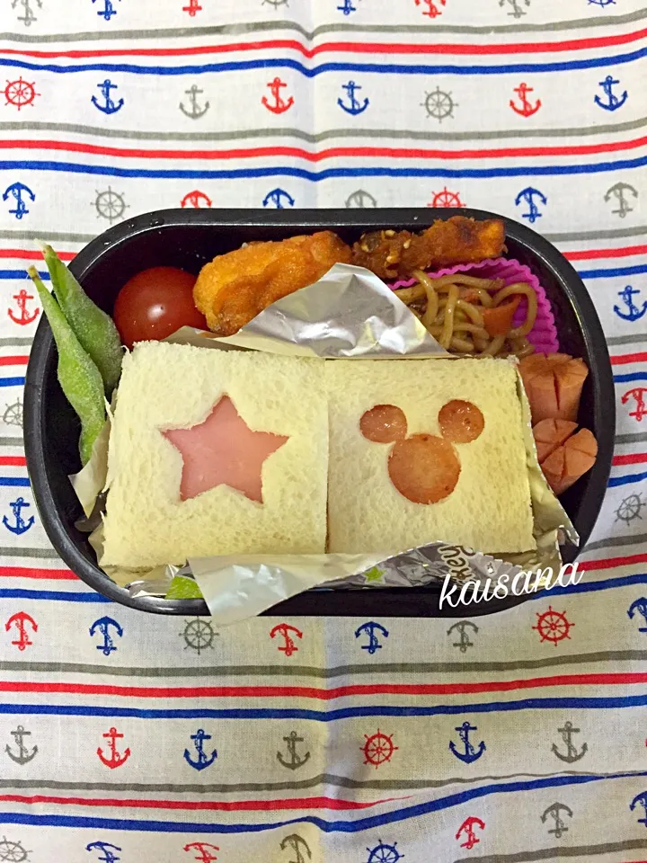 Snapdishの料理写真:サンドイッチ弁当♡  2017.2.7

#幼稚園 #年少 #サンドイッチ #お弁当|カイサナママさん