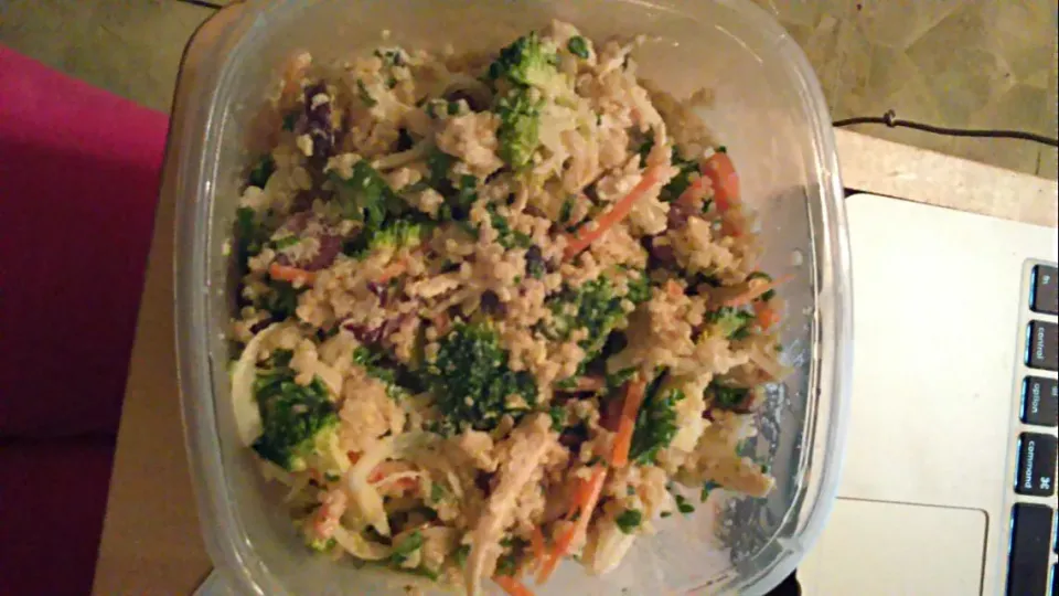 broccoli chicken quinua salad|Aki T Davisさん