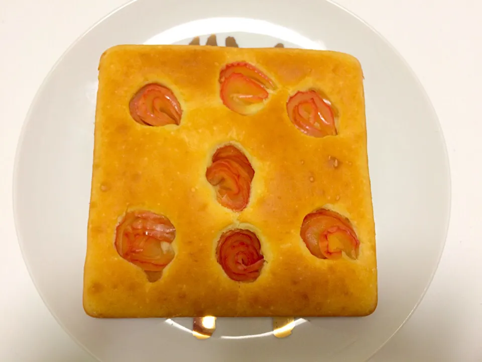 Snapdishの料理写真:りんごケーキ#カップケーキにしたかった#カップがなく型で焼く#りんご20個もらった|ゆりぺさん