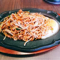 Snapdishの料理写真:焼きそば（目玉焼きトッピング）|ふくさん