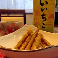 Snapdishの料理写真:山本真希さんの料理 牛蒡のサクサクから揚げ✨