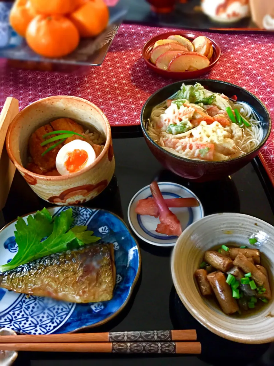 『Ｗ炭水化物の簡単おうち定食🍀』 野菜天ぷらの温そうめん、ミニ蒲焼き丼、焼き魚、ごぼう煮|paaruさん