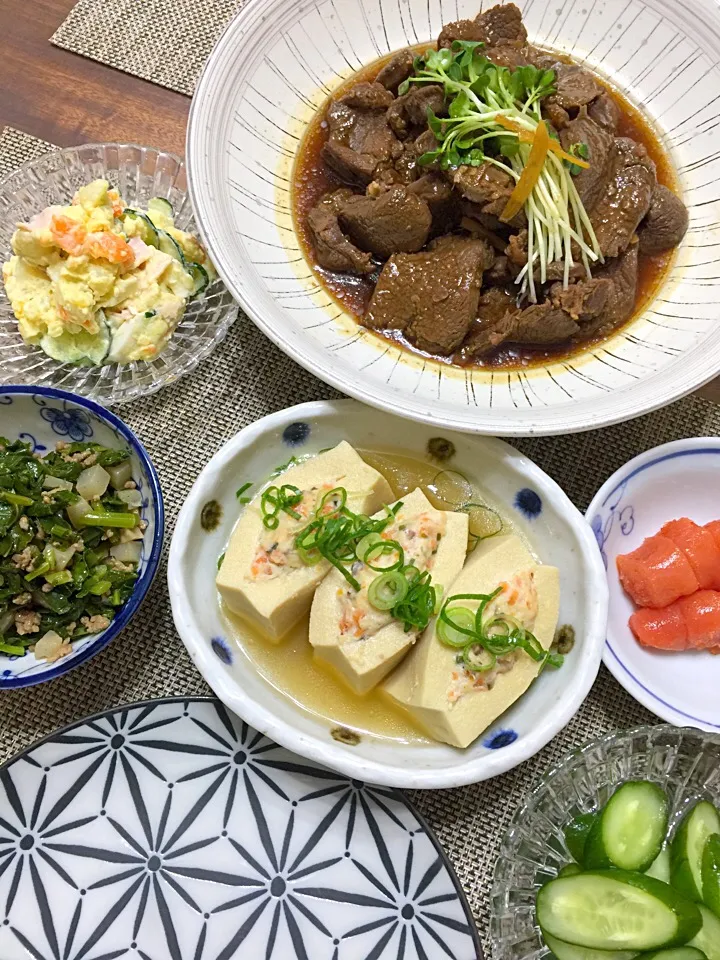 ジビエ第三弾、鹿肉のしぐれ煮
大根の葉っぱの炒め煮
高野豆腐の肉詰煮
ポテサラ
明太子|accoさん