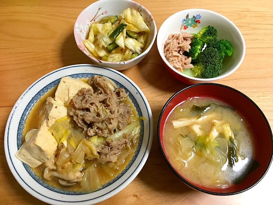 肉豆腐⭐お味噌汁⭐ツナとブロッコリー⭐キャベツの酢漬|ほなさん