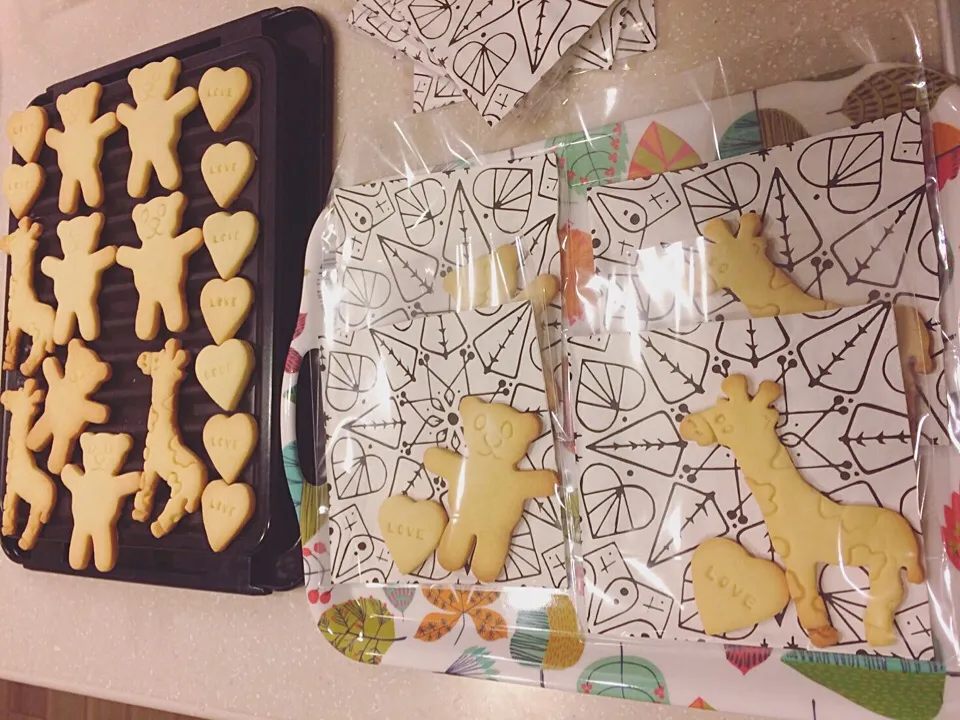 娘から友達へ1歳のバレンタインに💓動物クッキー💓🍪|Sanjiさん
