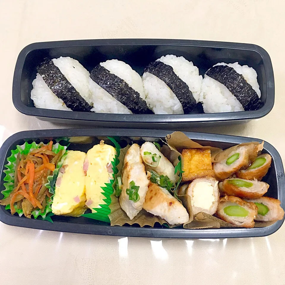 息子のお弁当 アスパラ肉巻き 厚揚げ肉巻き 鶏むねの塩麹焼き 卵焼き きんぴらゴボウ|keitakumamaさん