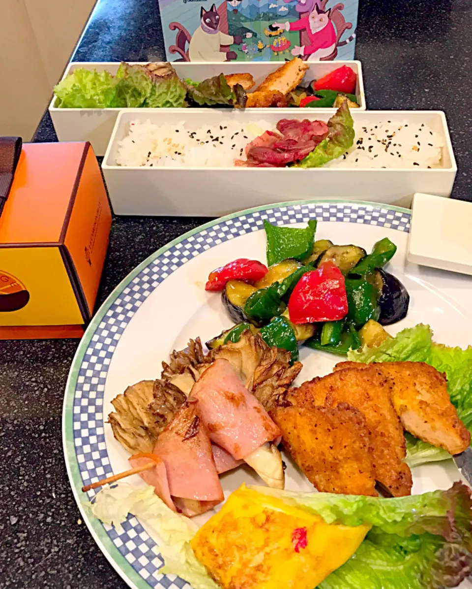 Snapdishの料理写真:息子のお弁当🍱私仕事de
夫の昼ごはん|シュトママさん