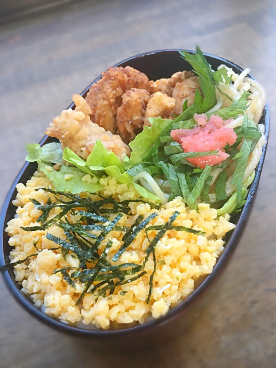 Snapdishの料理写真:今日のお弁当
・鶏胸肉唐揚げ
・タラコパスタ
・たまごそぼろ|akiさん