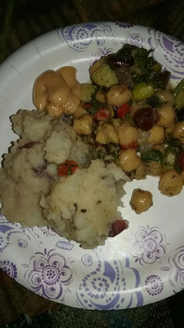 chick pea salad with mashed potatoes.|Polly Gelfusoさん