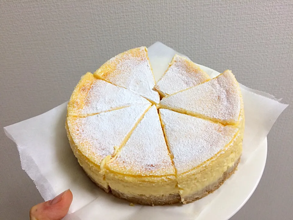 チーズケーキ 
味見&ラッピング済みのため欠けてるw|えりさん