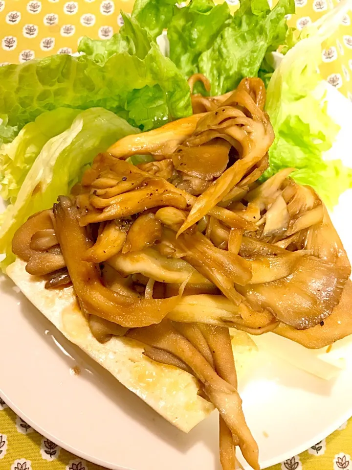 豆腐ステーキ マイタケ乗せ|トモさん