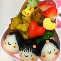 MAAさんの蒸したまごinでおちびのお弁当。